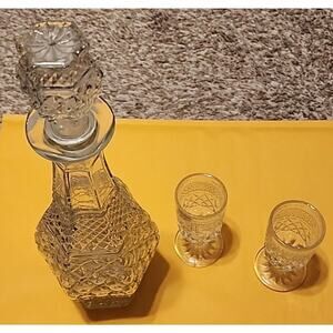 Anchor Hocking Wexford Decanter with Stopper and 2 Claret Wine Glasses Set